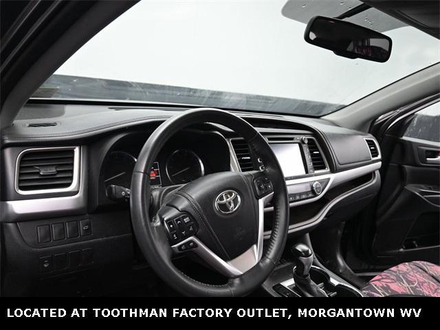 used 2015 Toyota Highlander car, priced at $12,909