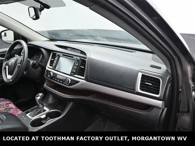 used 2015 Toyota Highlander car, priced at $12,909