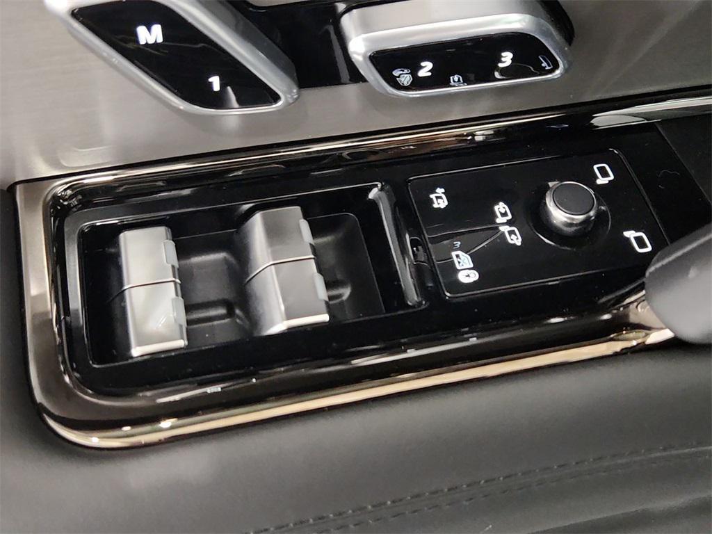 new 2025 Land Rover Range Rover Sport car, priced at $115,531