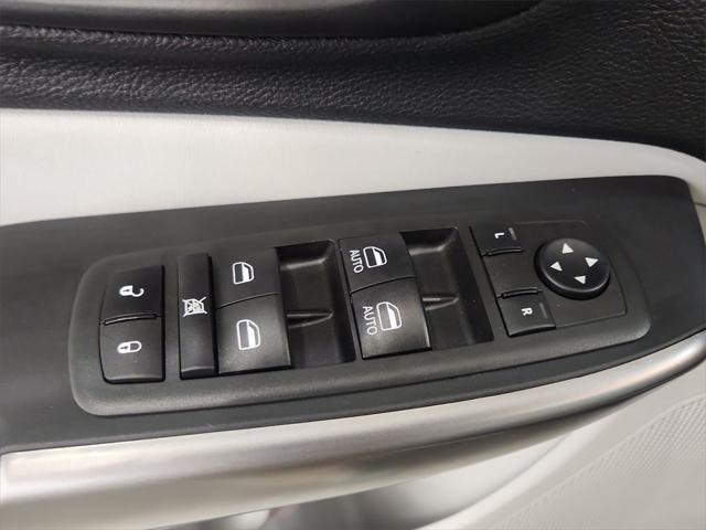 used 2021 Jeep Cherokee car, priced at $25,182