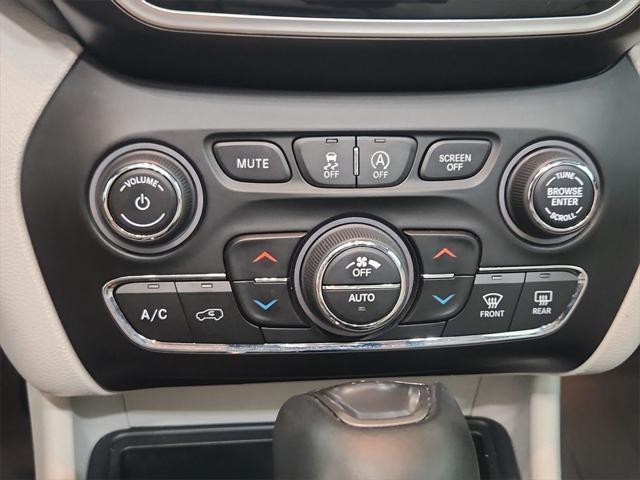 used 2021 Jeep Cherokee car, priced at $25,182