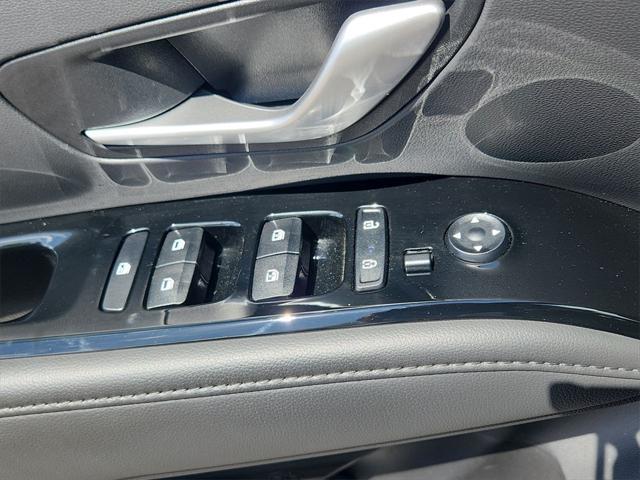 used 2024 Hyundai TUCSON Hybrid car, priced at $33,500