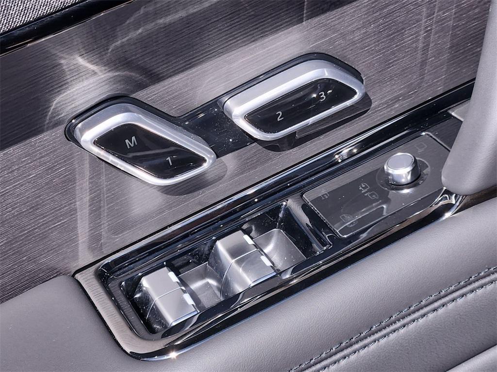 new 2025 Land Rover Range Rover Sport car, priced at $111,277