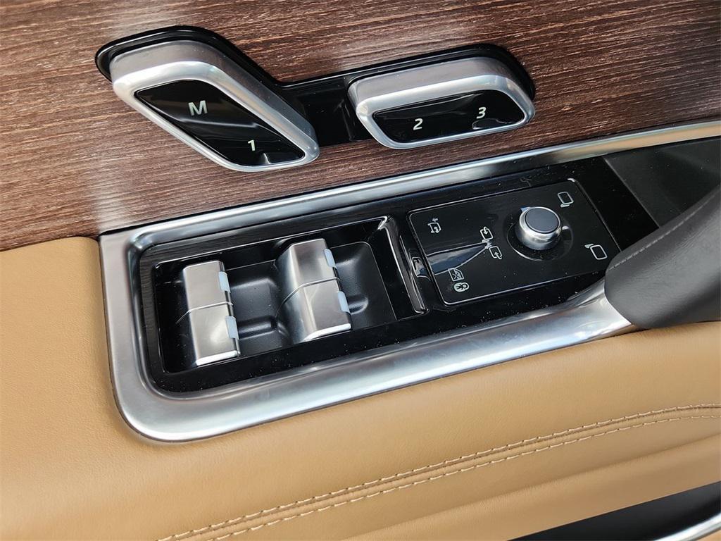 new 2025 Land Rover Range Rover car, priced at $138,562
