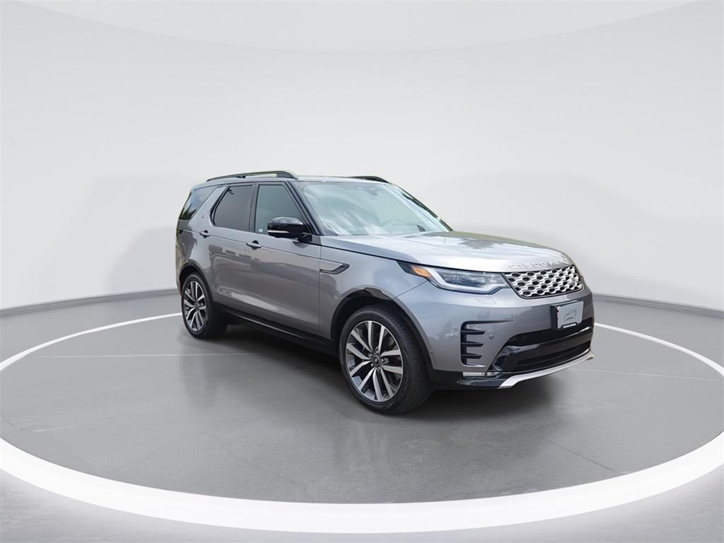 new 2025 Land Rover Discovery car, priced at $88,694