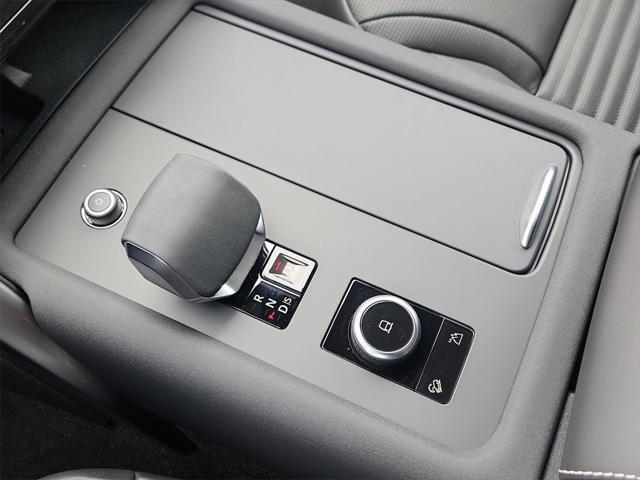 new 2025 Land Rover Discovery car, priced at $88,694