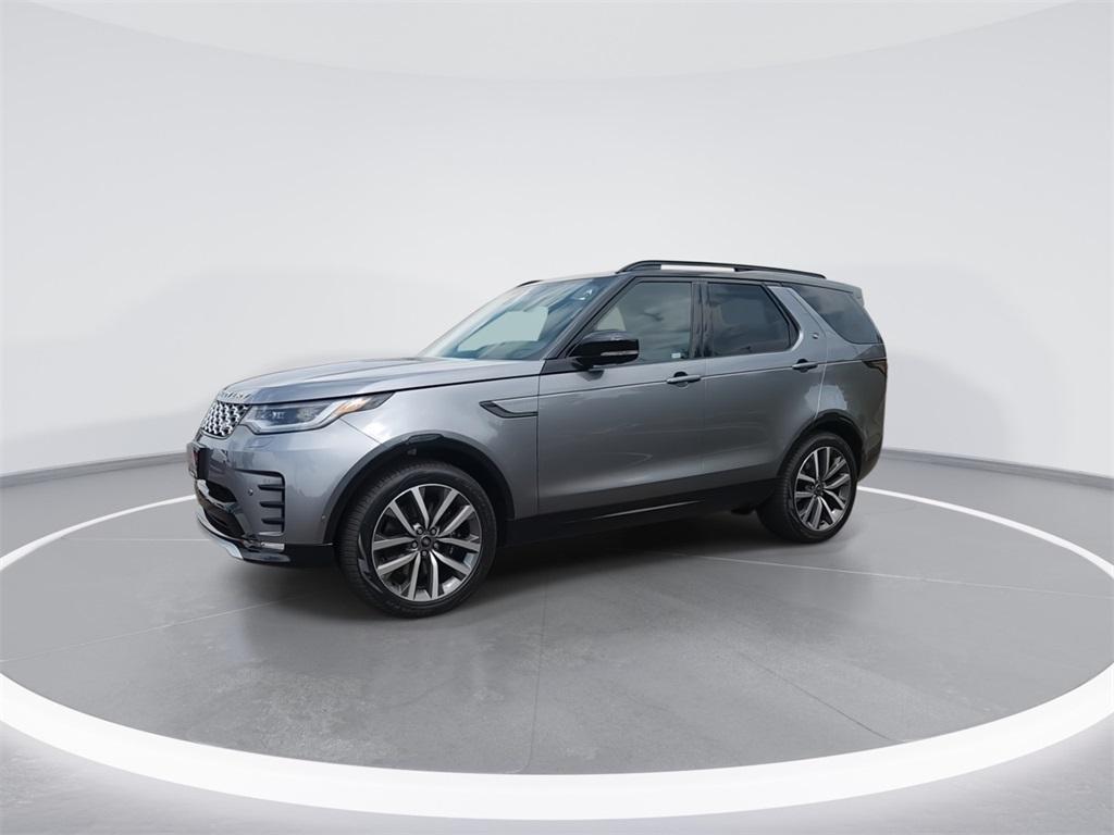 new 2025 Land Rover Discovery car, priced at $88,694