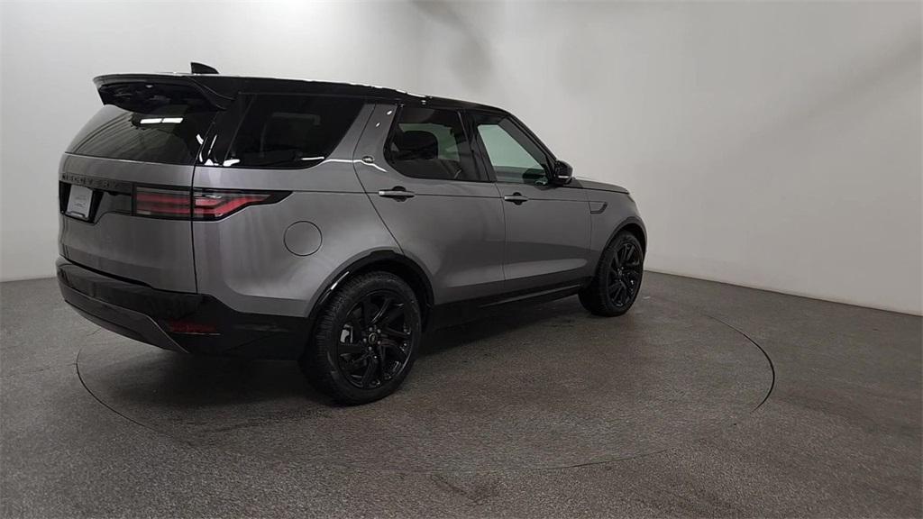 new 2025 Land Rover Discovery car, priced at $74,519