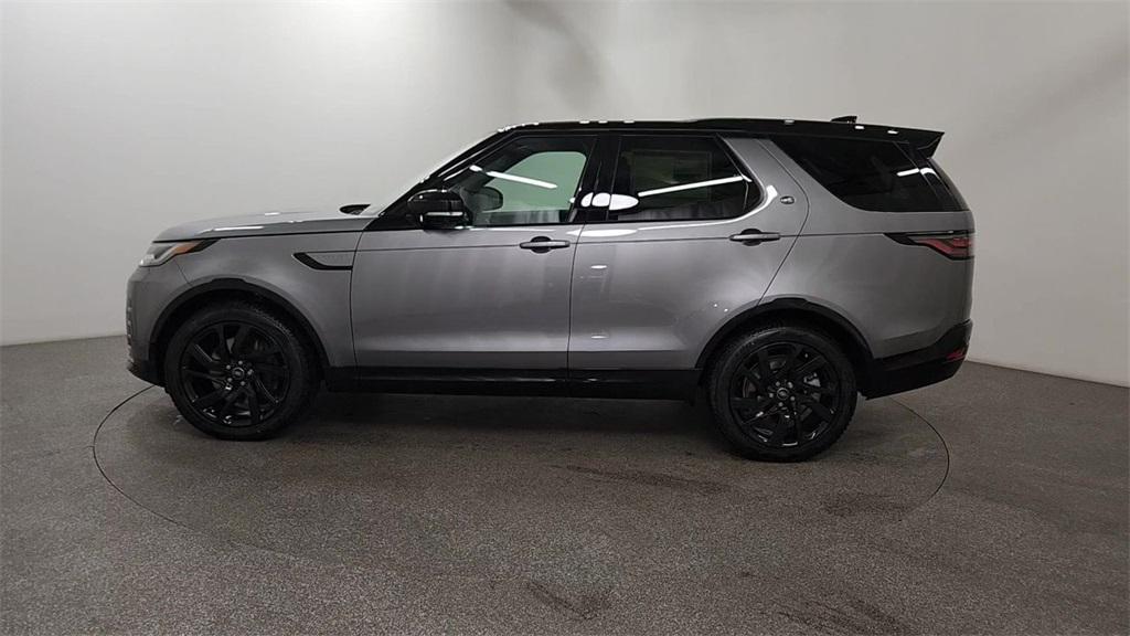 new 2025 Land Rover Discovery car, priced at $74,519