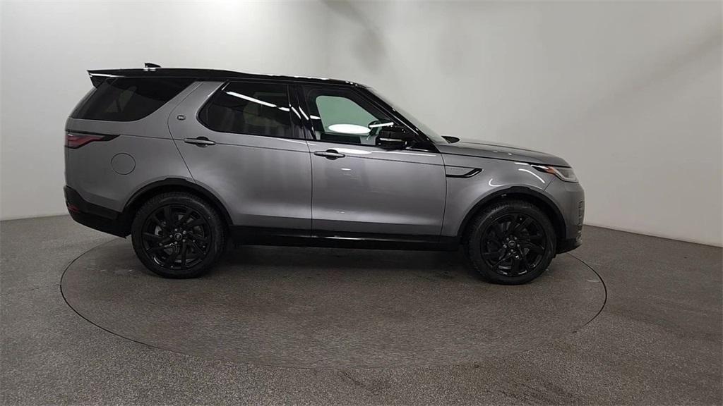 new 2025 Land Rover Discovery car, priced at $74,519