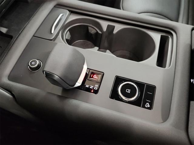 new 2025 Land Rover Discovery car, priced at $74,491
