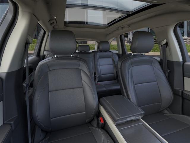 new 2025 Lincoln Nautilus car, priced at $61,520