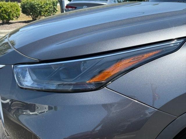 used 2022 Toyota Highlander Hybrid car, priced at $35,500