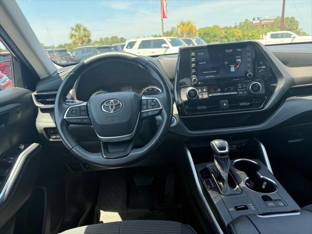used 2022 Toyota Highlander Hybrid car, priced at $35,500