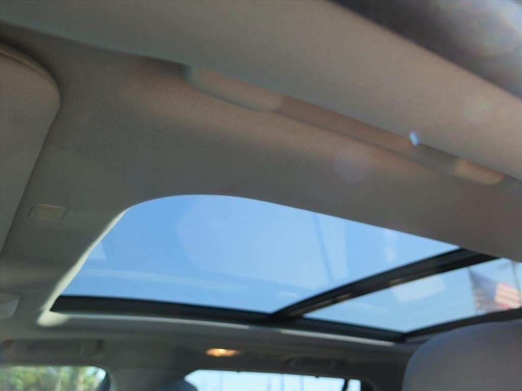 used 2022 Toyota Highlander Hybrid car, priced at $38,900