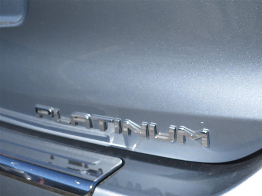 used 2022 Toyota Highlander Hybrid car, priced at $38,900