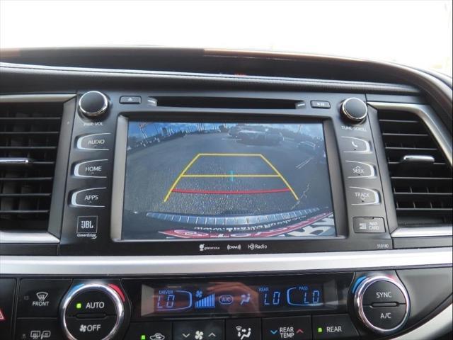 used 2017 Toyota Highlander Hybrid car, priced at $25,900