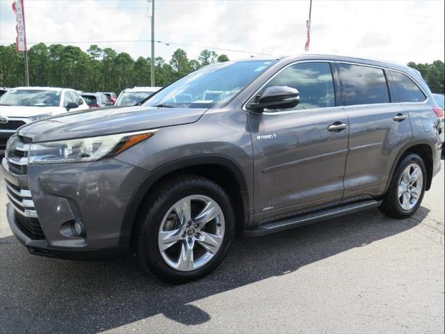 used 2017 Toyota Highlander Hybrid car, priced at $25,900