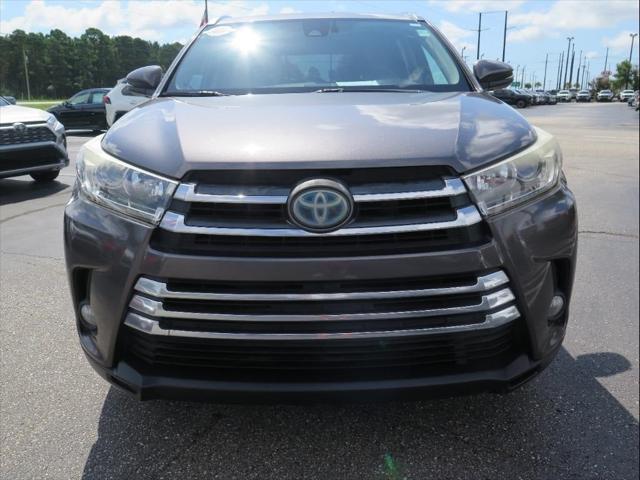 used 2017 Toyota Highlander Hybrid car, priced at $25,900
