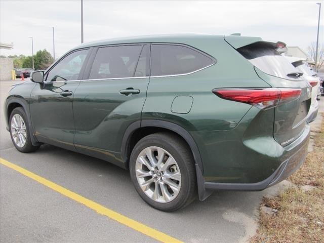 used 2023 Toyota Highlander car, priced at $44,500