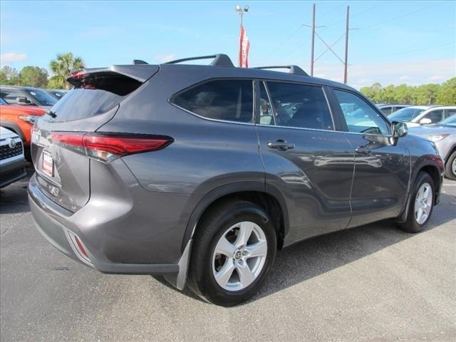 used 2023 Toyota Highlander car, priced at $32,900