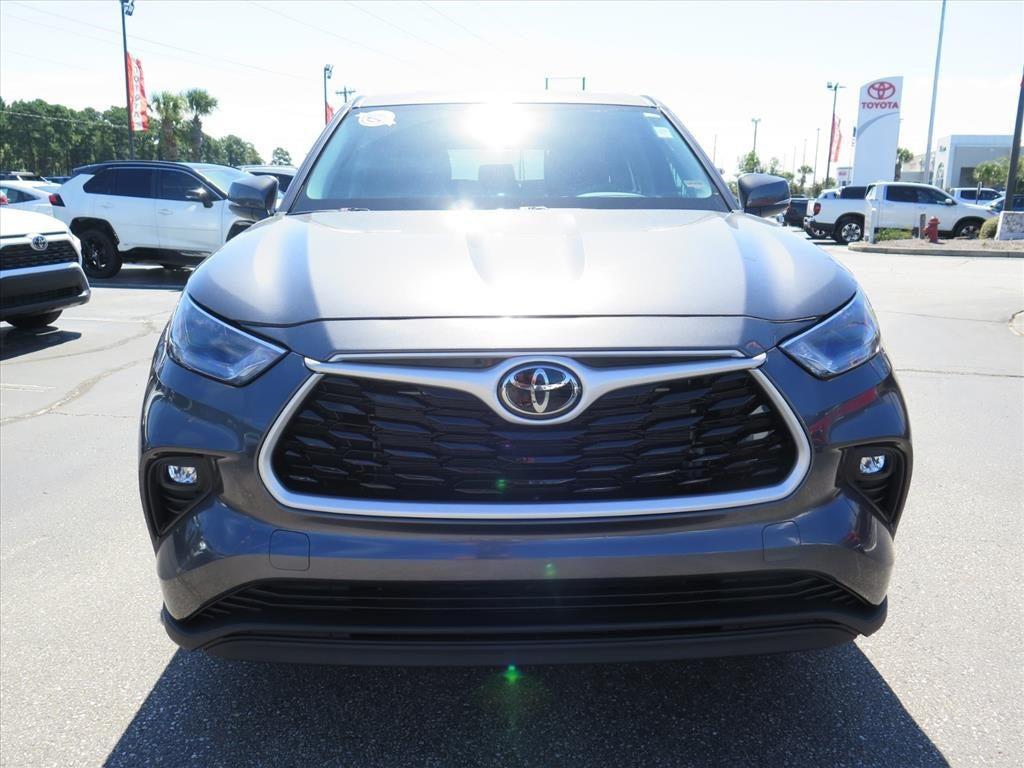 used 2024 Toyota Highlander car, priced at $40,990