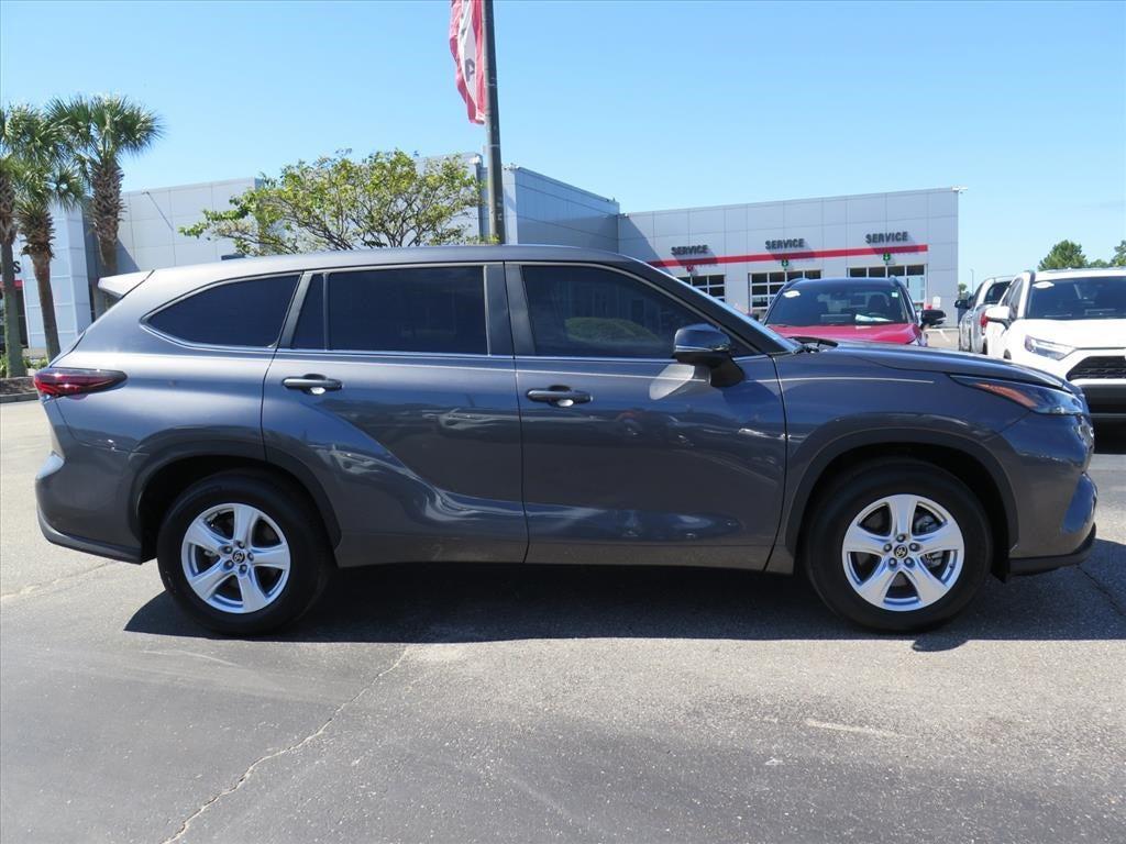 used 2024 Toyota Highlander car, priced at $40,990