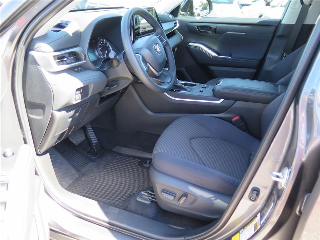 used 2024 Toyota Highlander car, priced at $40,990