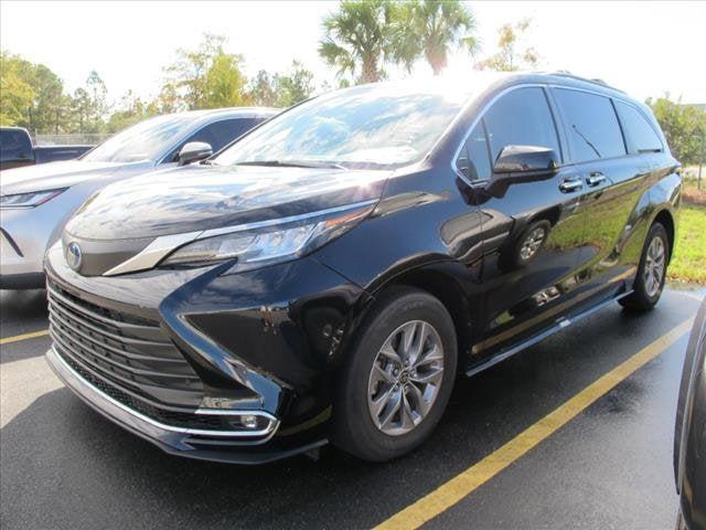 used 2022 Toyota Sienna car, priced at $42,900