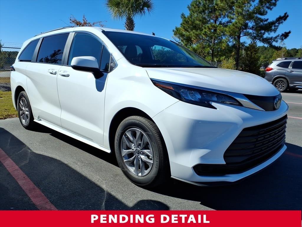 used 2025 Toyota Sienna car, priced at $41,900