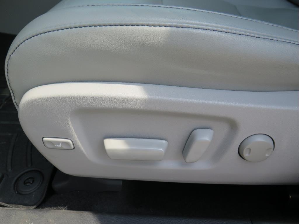 used 2019 Toyota Highlander car, priced at $24,900