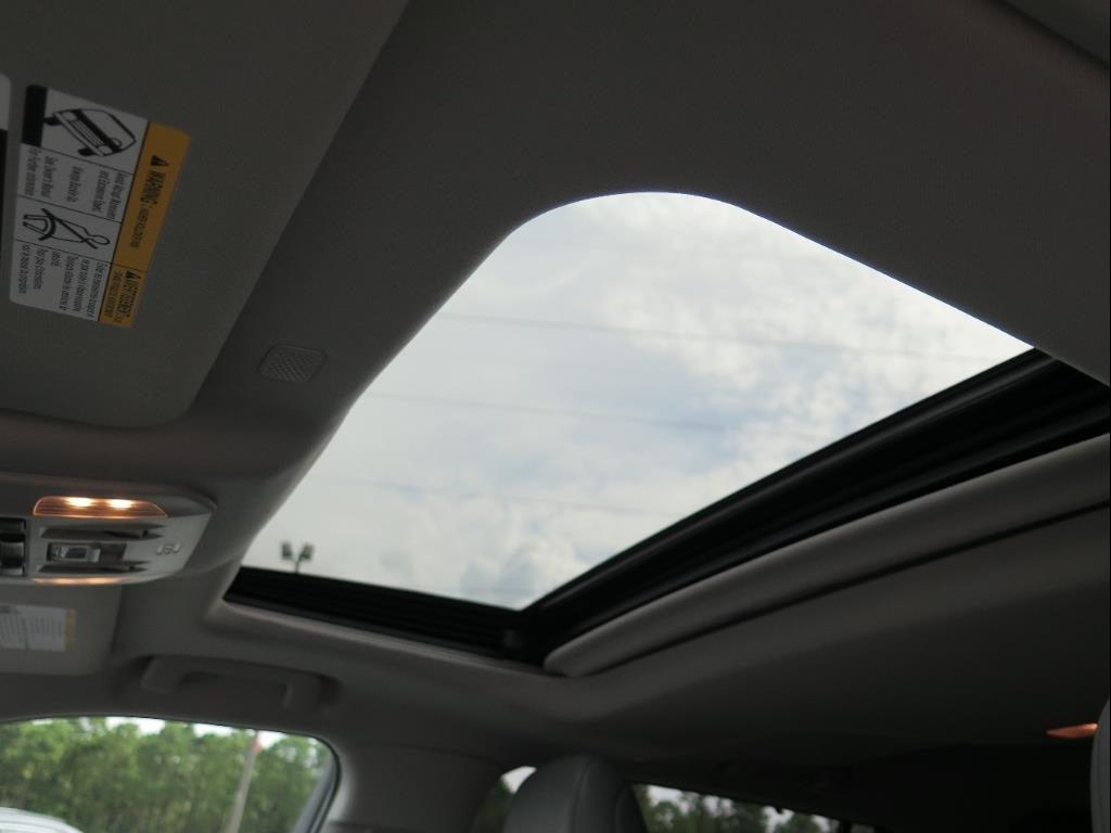 used 2022 Toyota Highlander car, priced at $38,900