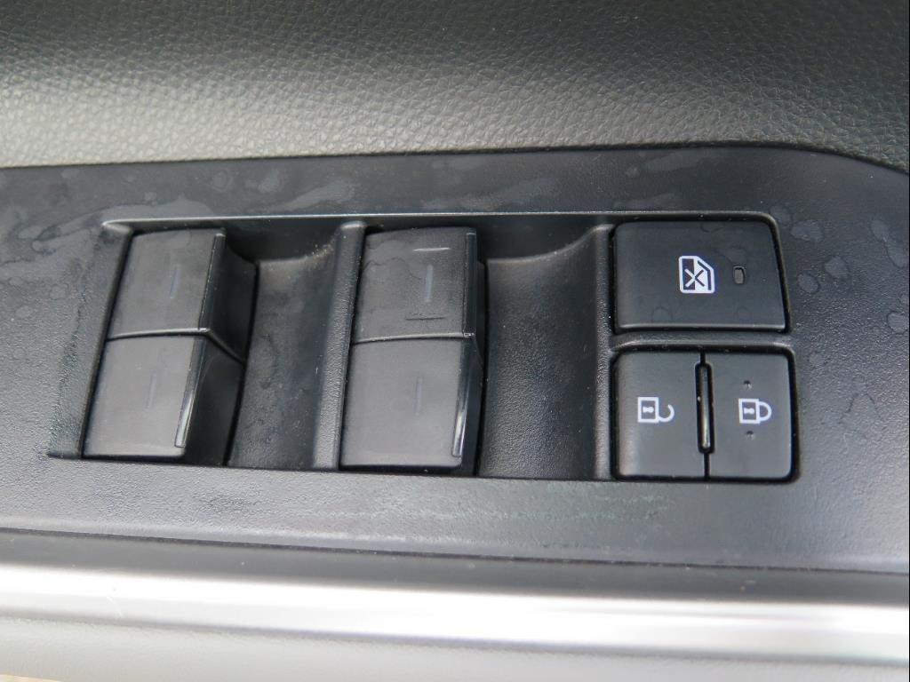 used 2022 Toyota Highlander car, priced at $38,900