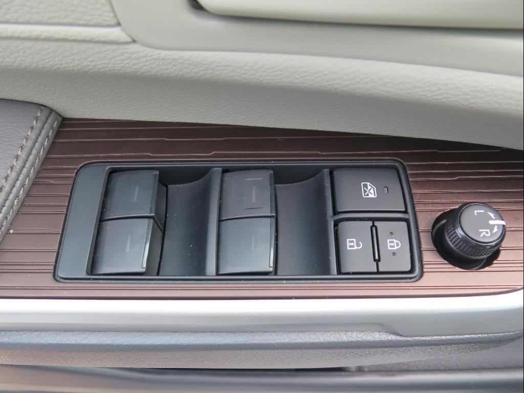 used 2024 Toyota Sienna car, priced at $43,900