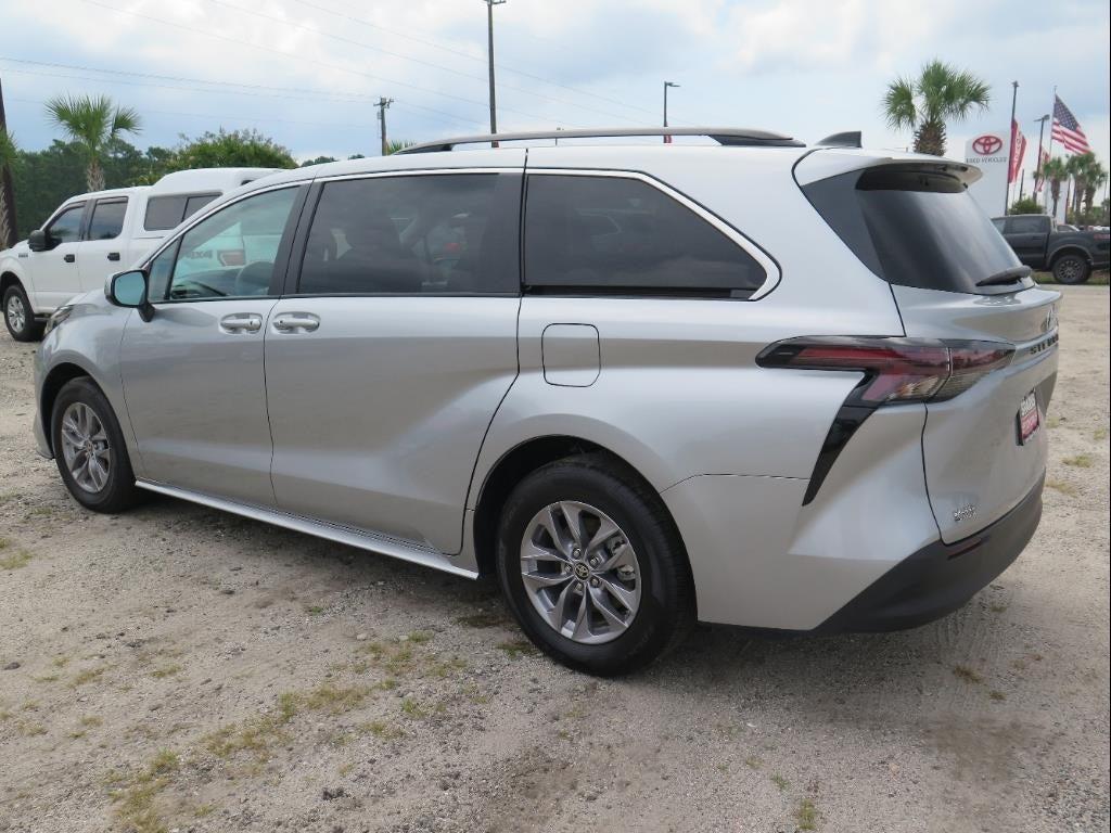 used 2024 Toyota Sienna car, priced at $43,900