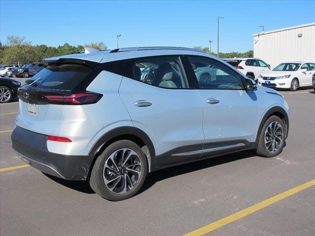 used 2022 Chevrolet Bolt EUV car, priced at $25,900