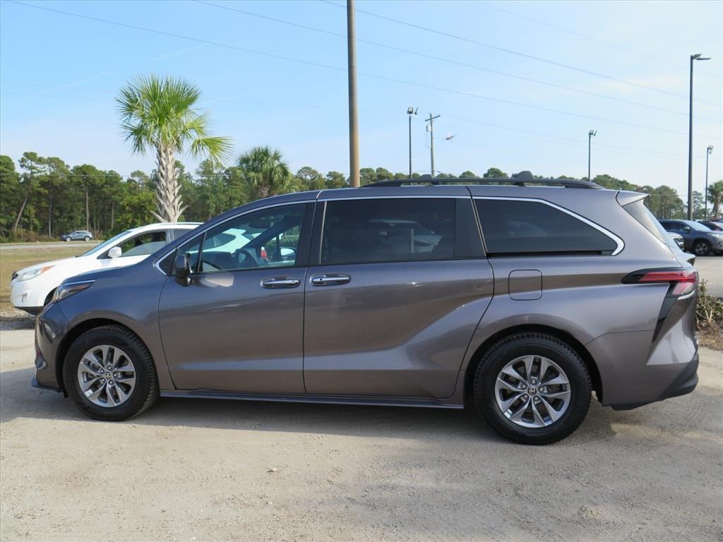used 2022 Toyota Sienna car, priced at $38,900