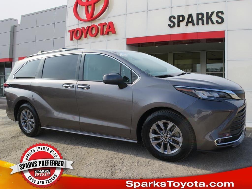 used 2022 Toyota Sienna car, priced at $38,900
