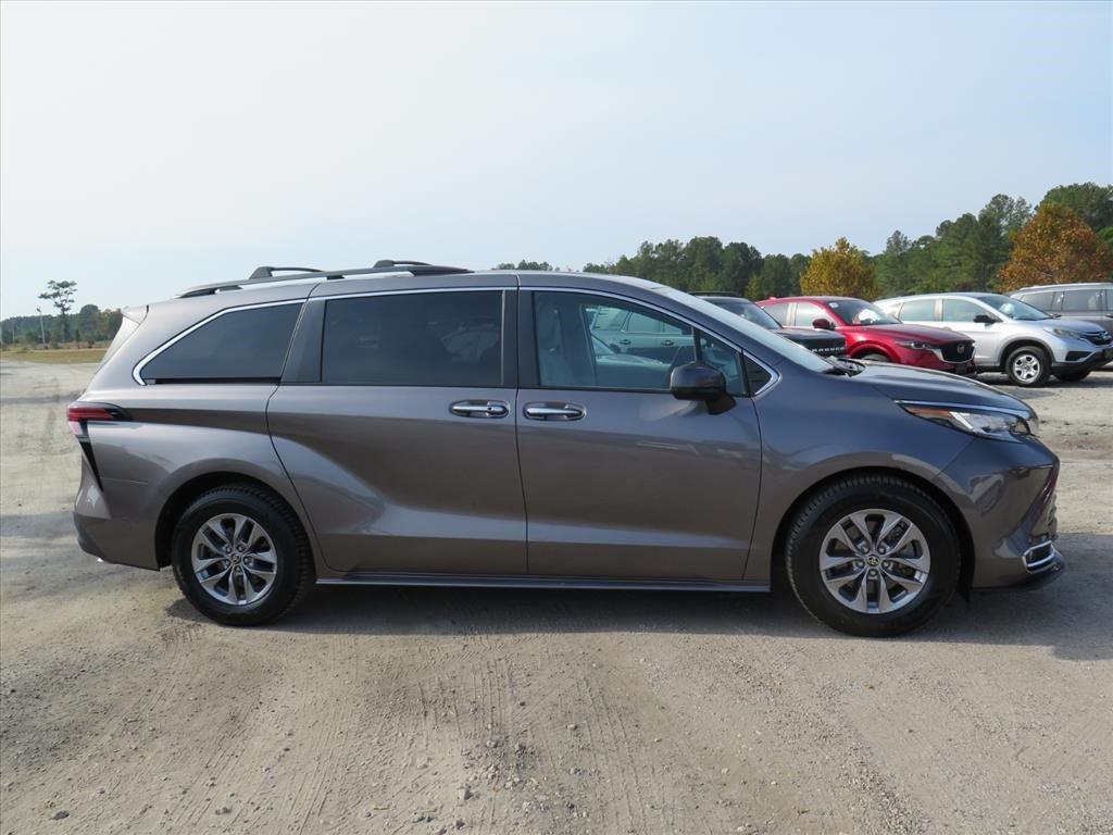 used 2022 Toyota Sienna car, priced at $38,900