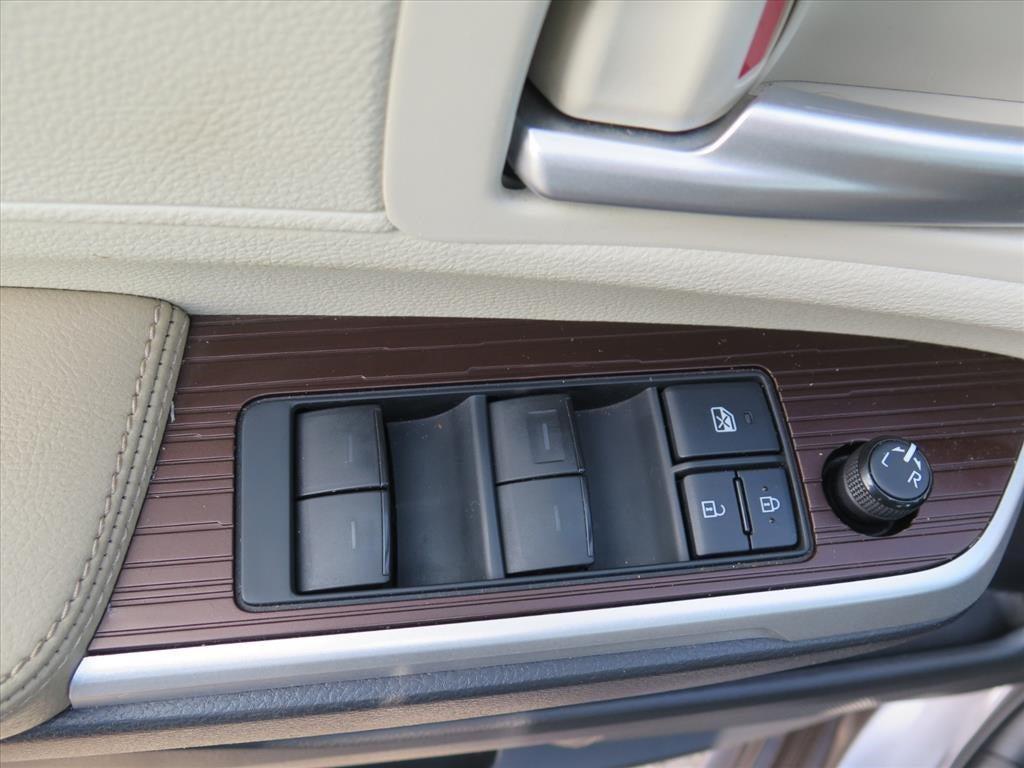 used 2022 Toyota Sienna car, priced at $38,900