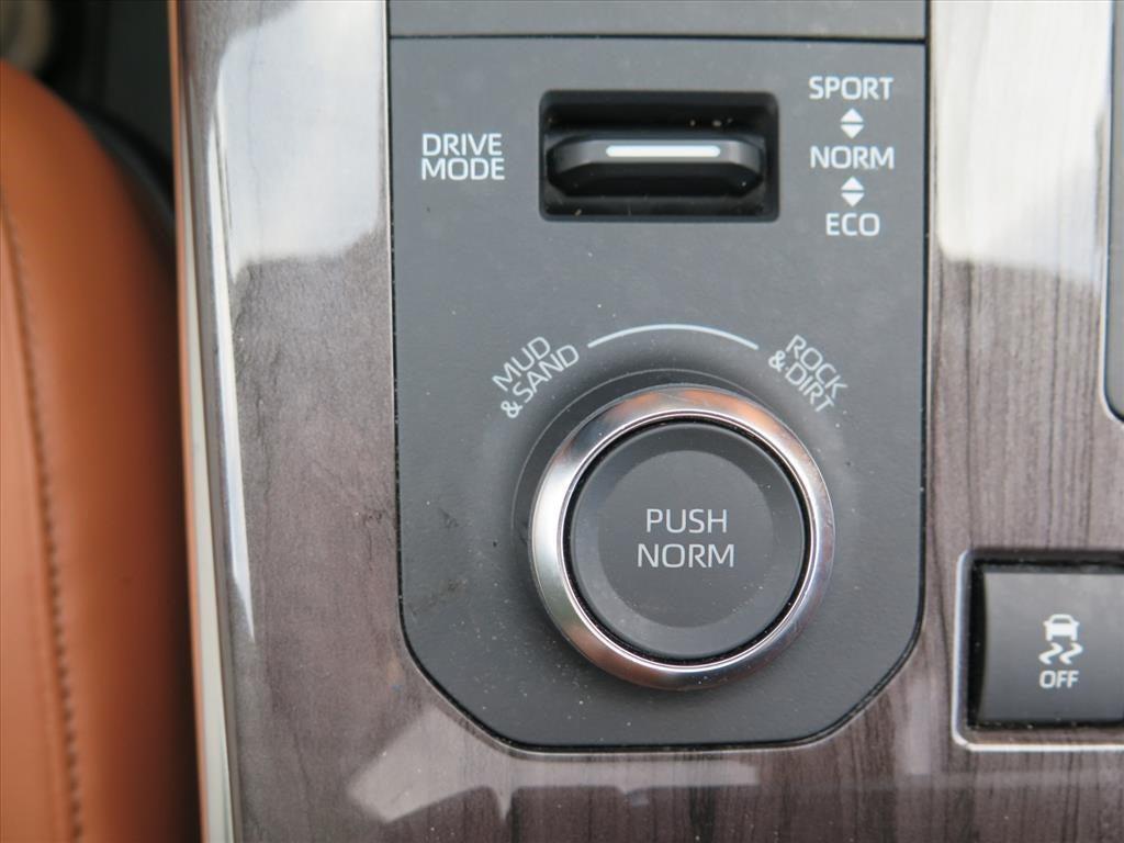 used 2022 Toyota Highlander car, priced at $44,900