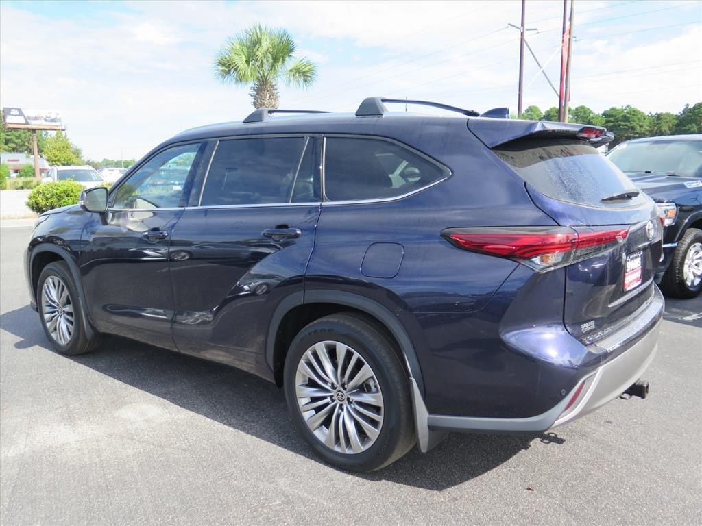 used 2022 Toyota Highlander car, priced at $44,900
