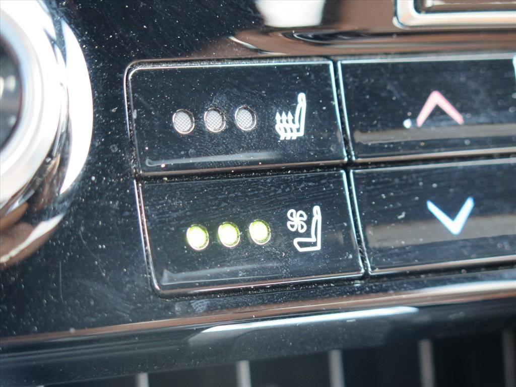 used 2022 Toyota Highlander car, priced at $44,900