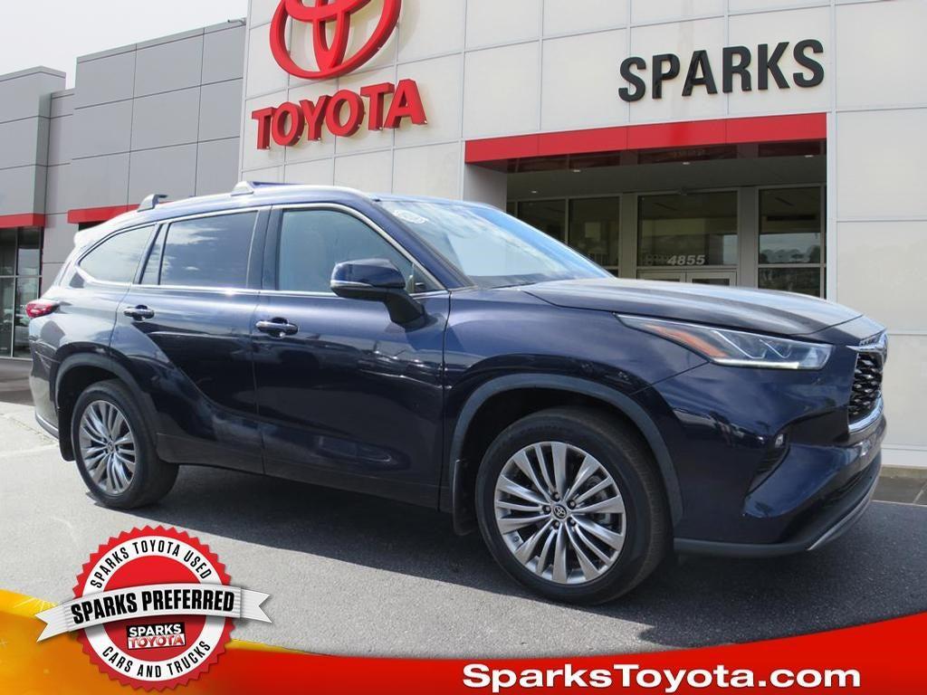 used 2022 Toyota Highlander car, priced at $44,900