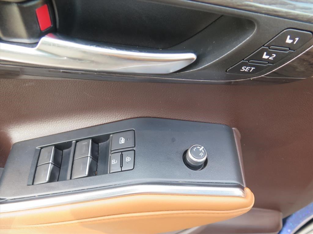 used 2022 Toyota Highlander car, priced at $44,900