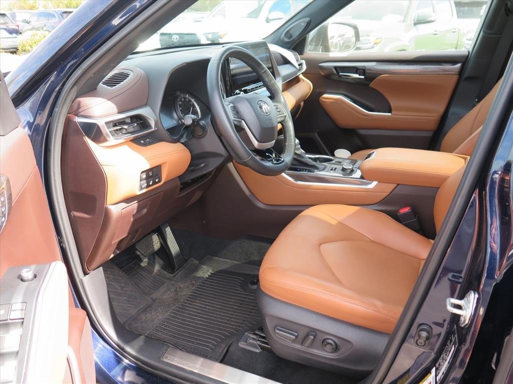 used 2022 Toyota Highlander car, priced at $44,900