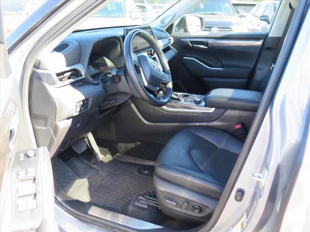 used 2023 Toyota Highlander car, priced at $44,900