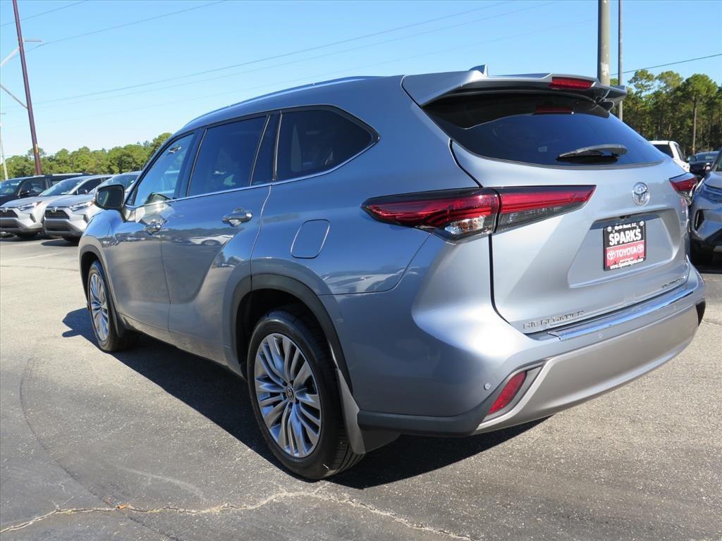 used 2023 Toyota Highlander car, priced at $44,900