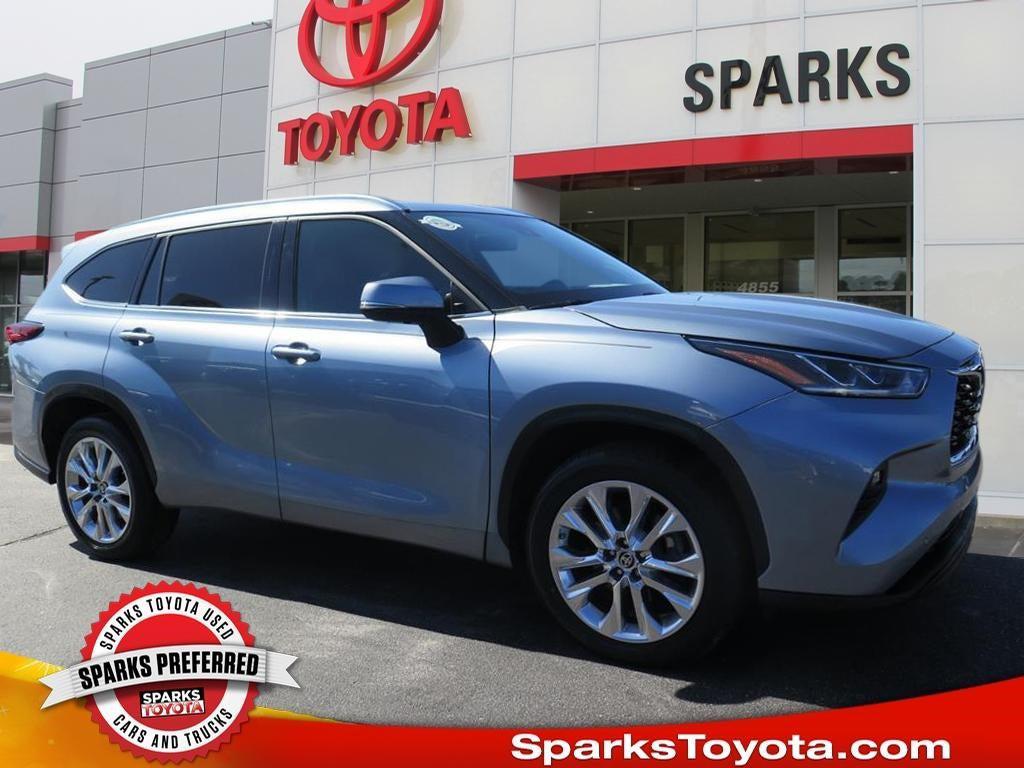used 2023 Toyota Highlander car, priced at $40,900
