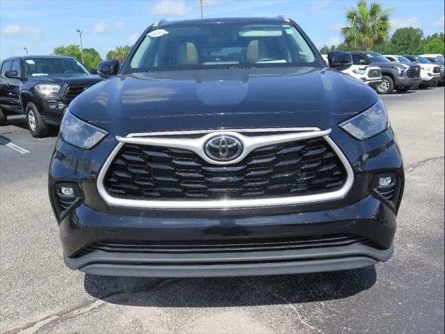 used 2022 Toyota Highlander car, priced at $38,700